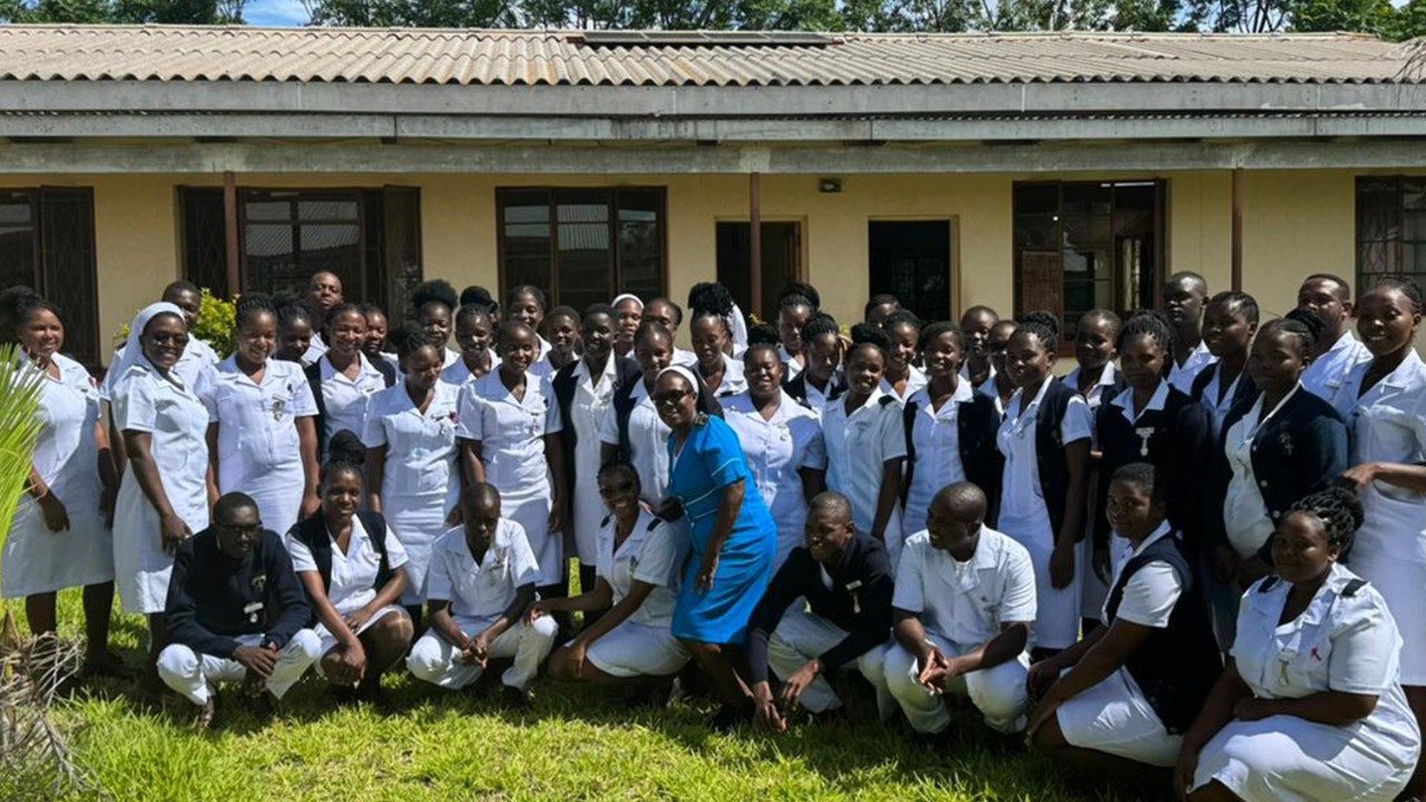 Các nữ tu Đa Minh tại Zimbabwe đào tạo giới trẻ trong lĩnh vực y tế